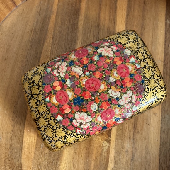 Jewelry Box from Kashmir Art Paper hand painted and handmade Flower art - Picture 2 of 7